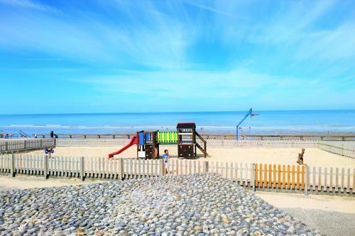 Petite Maison Avec Courette, Proche De La Plage