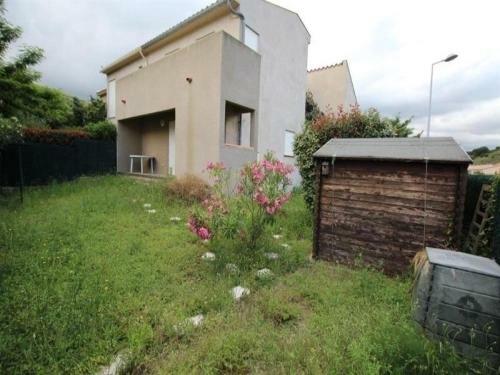 House Villa Avec Jardin Et Garage.