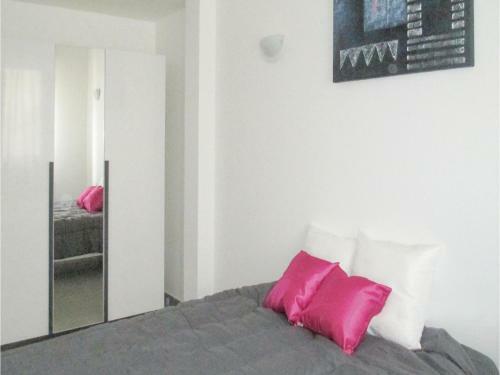 Three-bedroom Apartment In Beziers