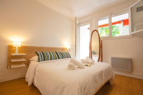 Apartamento Amazing Two Bedroom Flat With Balcony