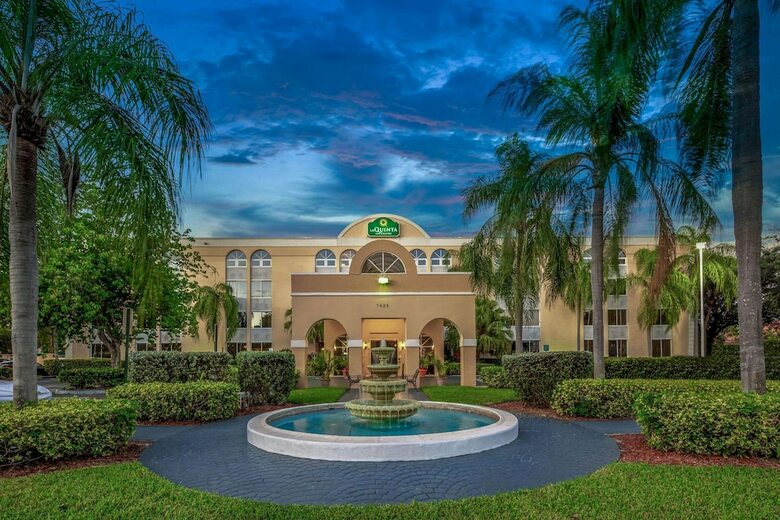 Hotel La Quinta Inn & Suites Miami Lakes