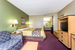 Hotel *super 8 Motel Atlanta Northeast*