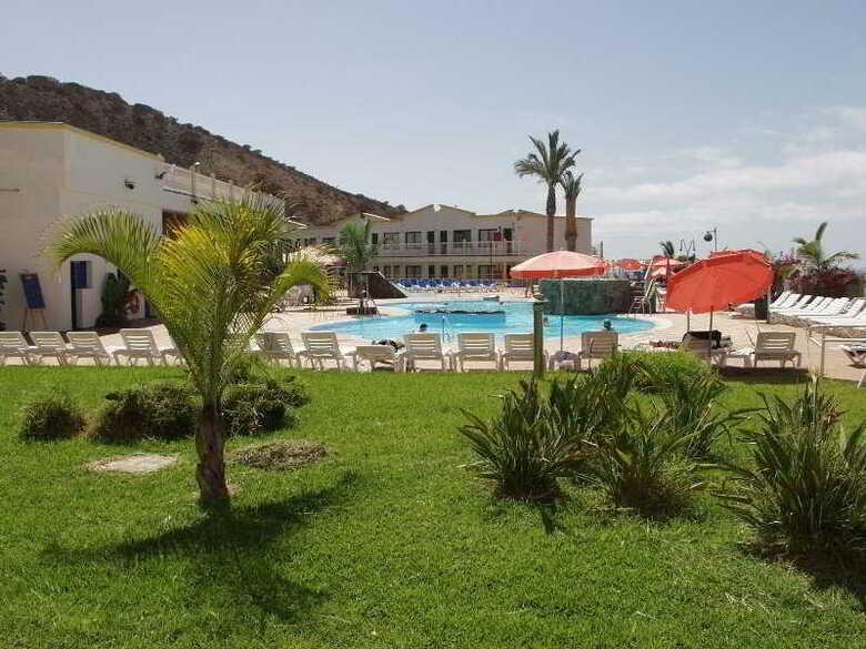 Apartamentos Natural Park
