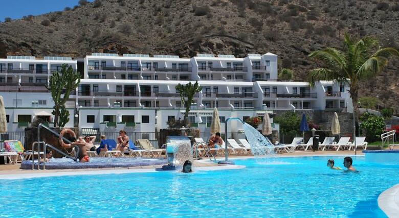 Apartamentos Natural Park