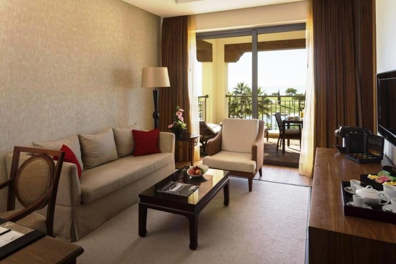 Hotel Cascade Wellness And Lifestyle Resort