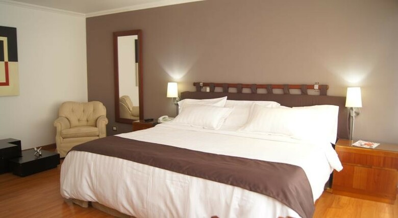 Boutique Breton Hill