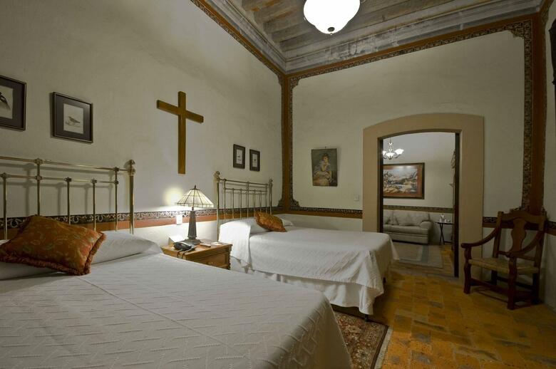 Hacienda Sepulveda Hotel And Spa