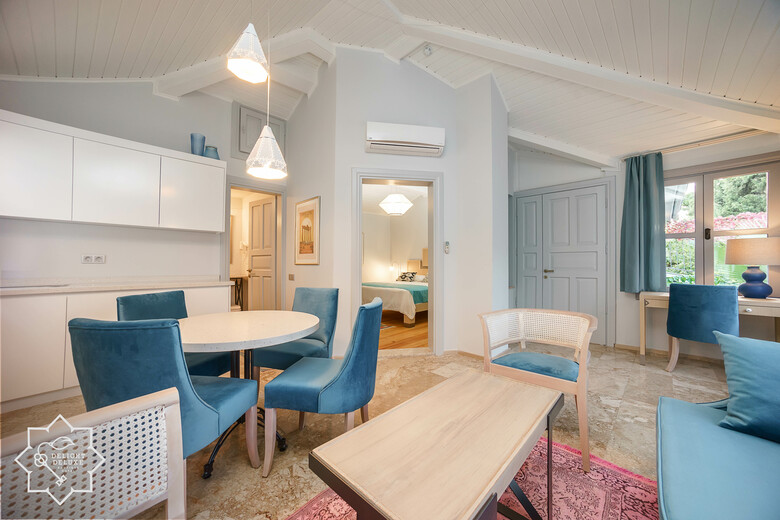 Delight Deluxe Boutique Hotel
