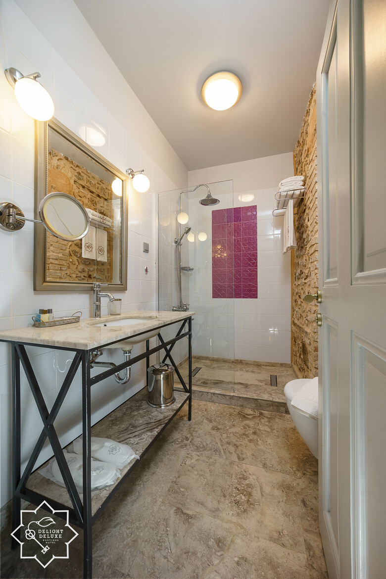 Delight Deluxe Boutique Hotel