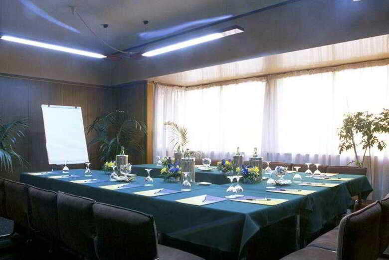 Hotel NH Royal Palace