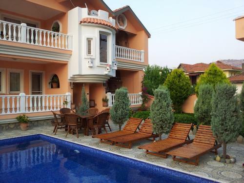 Villa Dalyan Palace