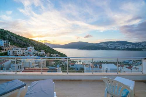 New Age Villa Maria