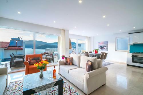 New Age Villa Maria