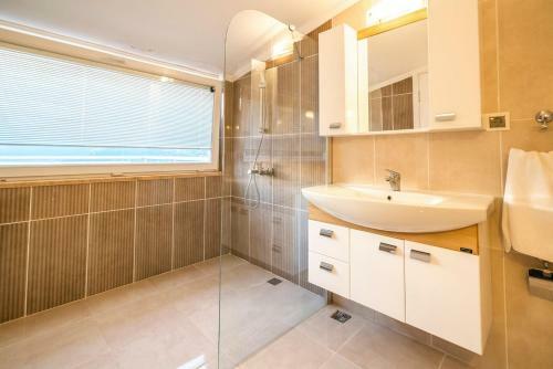 New Age Villa Maria