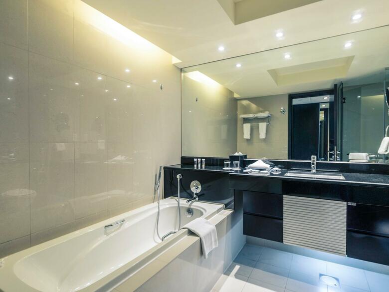 Crowne Plaza - Dubai Jumeirah, An Ihg Hotel