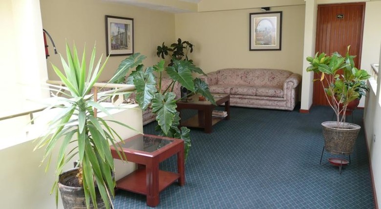 Hotel Ensue�o