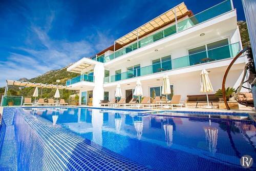 Kalkan Villa Sleeps 14 Pool Wifi