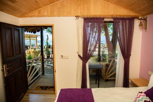 Bed & Breakfast Kara Kedi Beach Bungalow