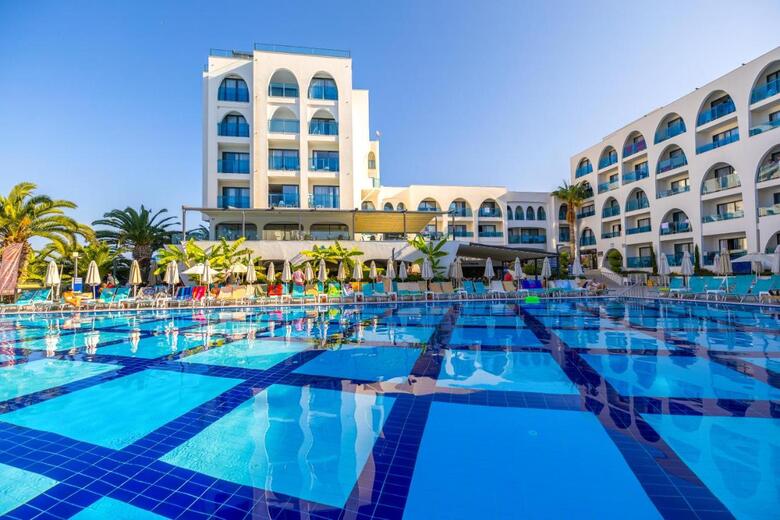 Hotel Infinity By Yelken Aquapark&resorts Ku?adasi