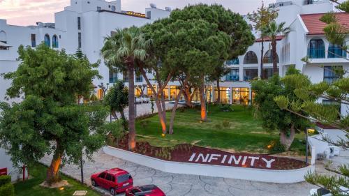 Hotel Infinity By Yelken Aquapark&resorts Ku?adasi