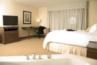 Hampton Inn Hotel & Suites
