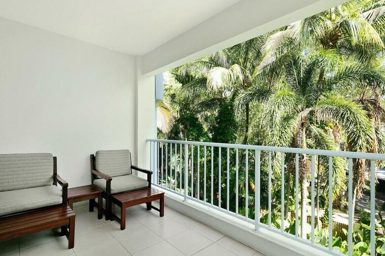 Hotel Peppers Beach Club And Spa Palm Cove