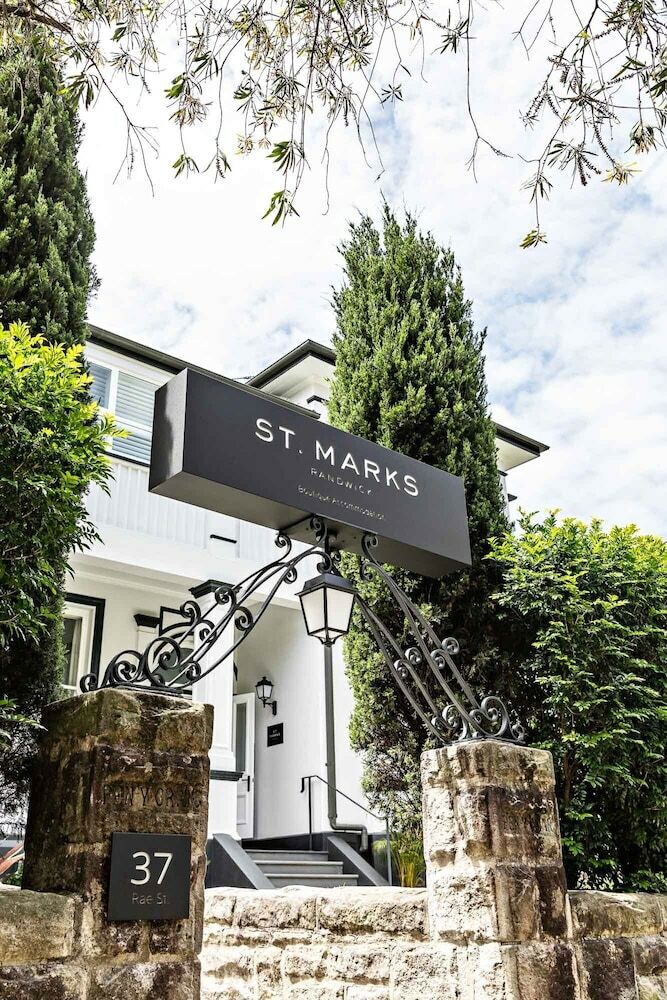 Hotel St. Marks Lodge