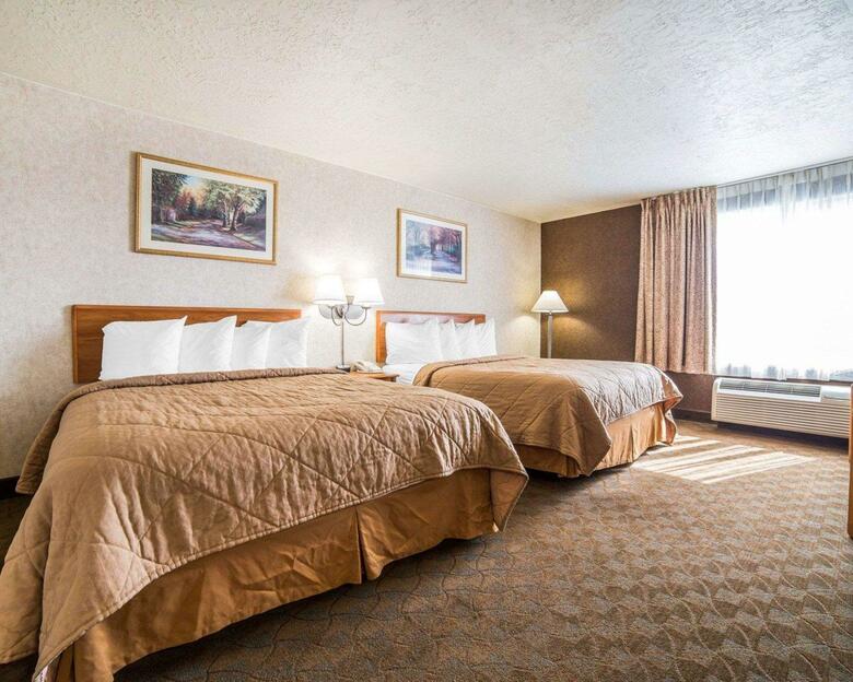 Hotel Quality Inn  Suites Brossard