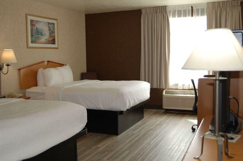 Hotel Quality Inn  Suites Brossard