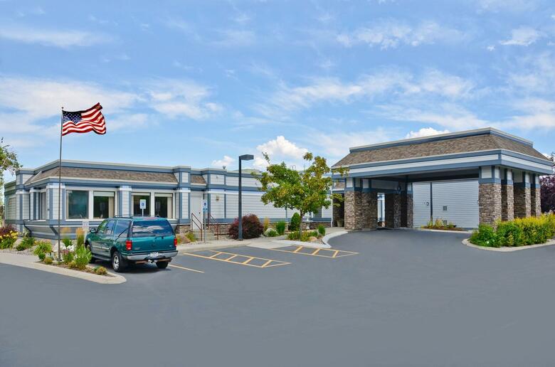 Hotel Quality Inn  Suites Brossard