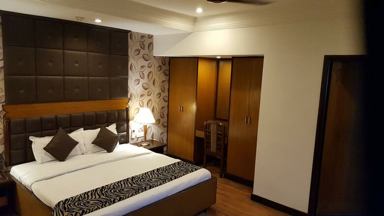 Hotel Lytton
