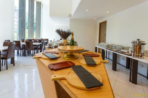 Apartamento Aristo 2 Phuket Beach Front - By Holy Cow 712