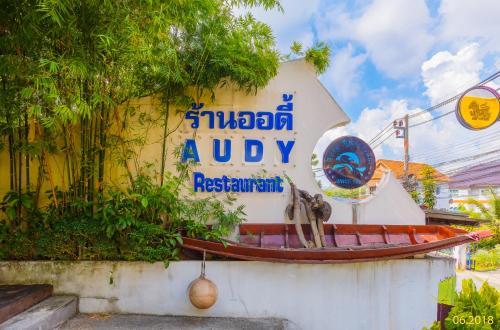 Apartamento Aristo 2 Phuket Beach Front - By Holy Cow 712