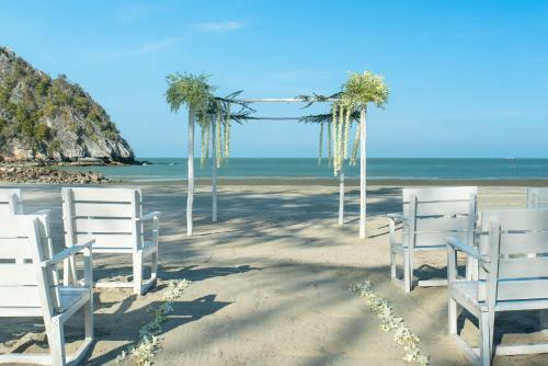 Hotel Away Pranburi Beach Resort