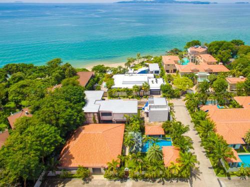 Private Beach Majestic Pool Villa Pattaya