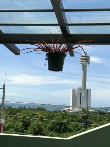 Travel Light Hostel Pattaya