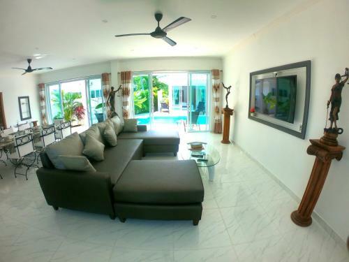 Hostal Wirason Pool Villa 4 Bedrooms