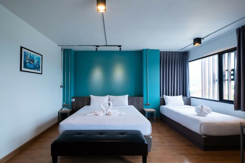 S.22 Hotel Suratthani