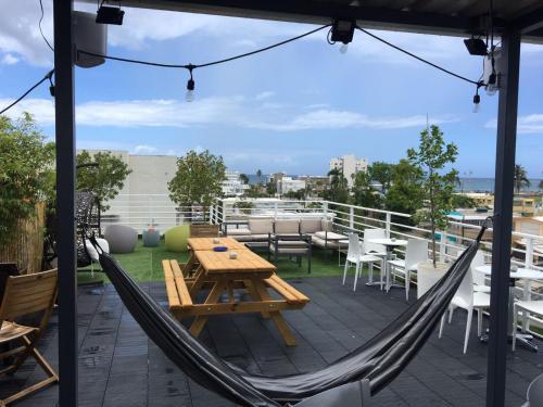 Nomada Urban Beach Hostel