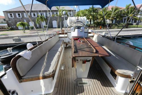 Serenity Botel In San Juan