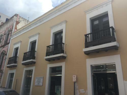 Old San Juan Balcony Apartment At Fortaleza St