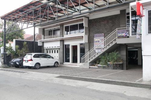 Hostal Reddoorz Near Gedung Sate 2