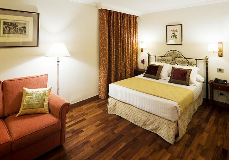 Hotel Husa Las Casas de Los Mercaderes