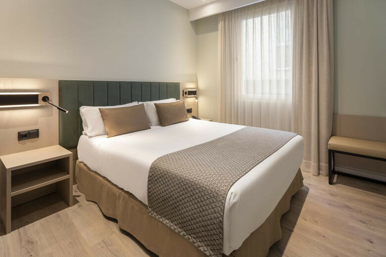 Hotel Catalonia Giralda