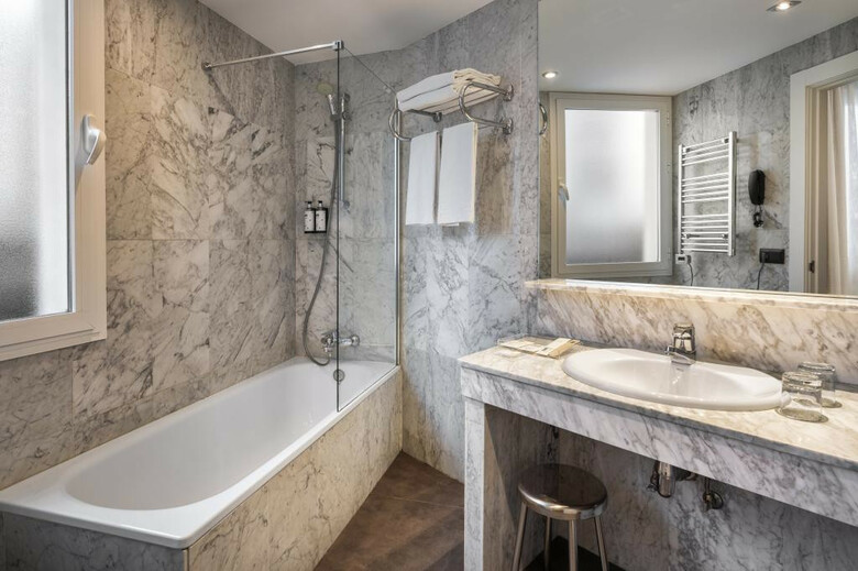 Hotel Catalonia Giralda