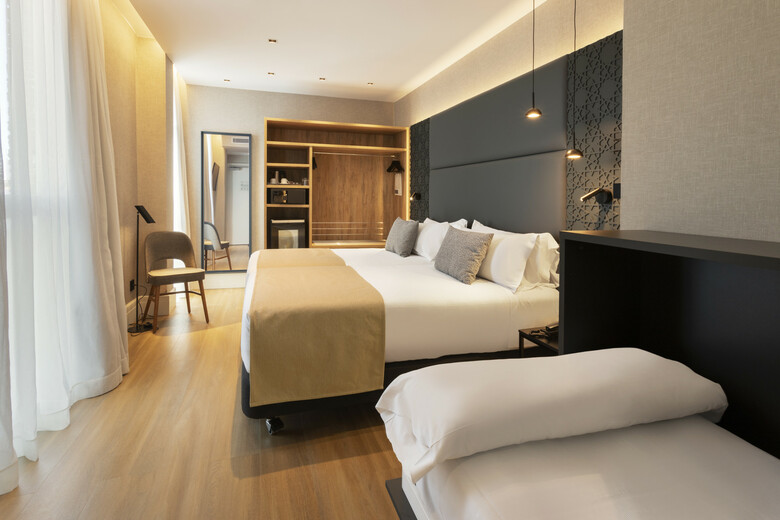 Hotel Catalonia Giralda