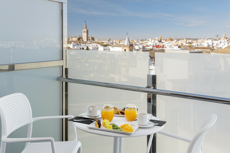 Hotel Catalonia Giralda