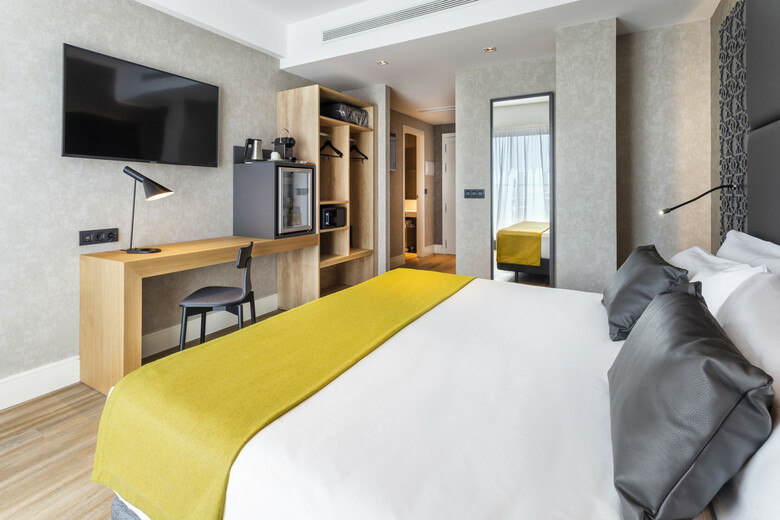 Hotel Catalonia Giralda