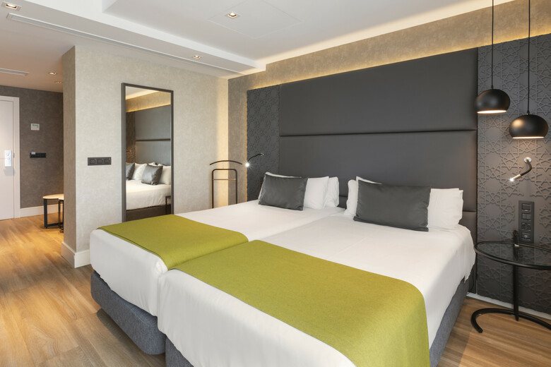 Hotel Catalonia Giralda