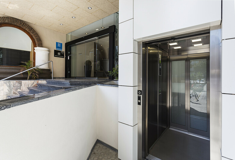 Hotel Catalonia Giralda